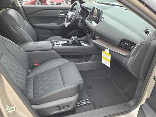 2025 Nissan Rogue Platinum