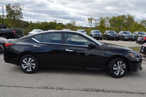 2025 Nissan Altima S FWD