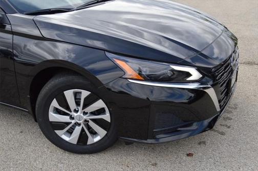 2025 Nissan Altima S FWD