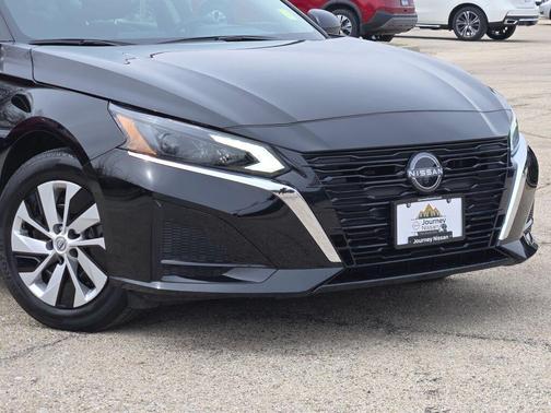 Super Black Clearcoat 2025 Nissan Altima S FWD