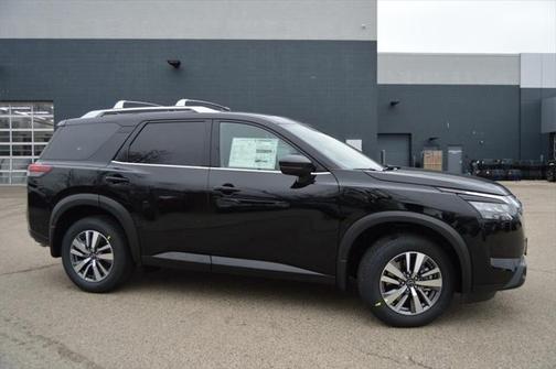 2025 Nissan Pathfinder SL 4WD