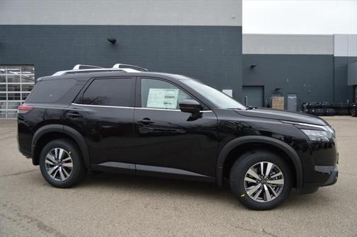 2025 Nissan Pathfinder SL 4WD