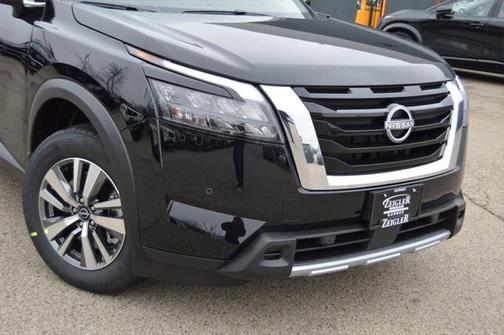 2025 Nissan Pathfinder SL 4WD