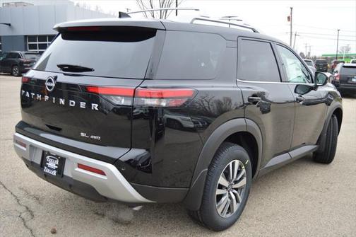 2025 Nissan Pathfinder SL 4WD