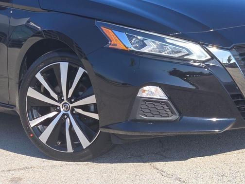2022 Nissan Altima SR Intelligent AWD