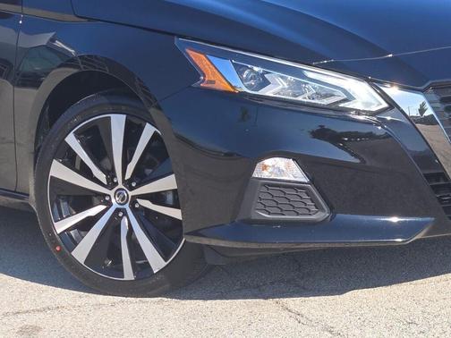 2022 Nissan Altima SR Intelligent AWD