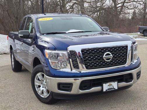 2017 Nissan Titan SV