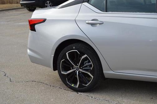 2025 Nissan Altima SR AWD