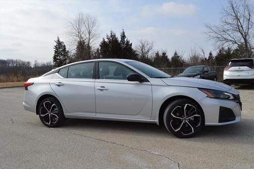 2025 Nissan Altima SR AWD