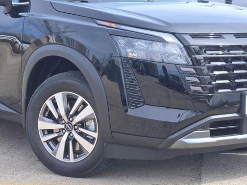 Super Black 2026 Nissan Pathfinder SL