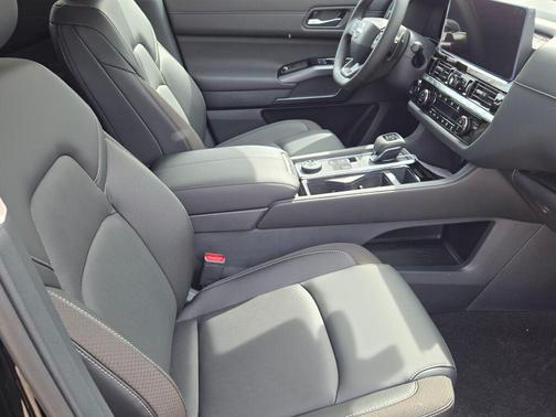 Super Black 2026 Nissan Pathfinder SL