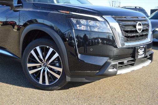 2025 Nissan Pathfinder Platinum 4WD