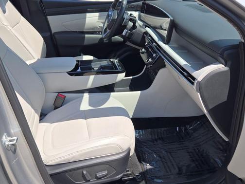 Shimmering Silver 2025 Hyundai TUCSON Limited