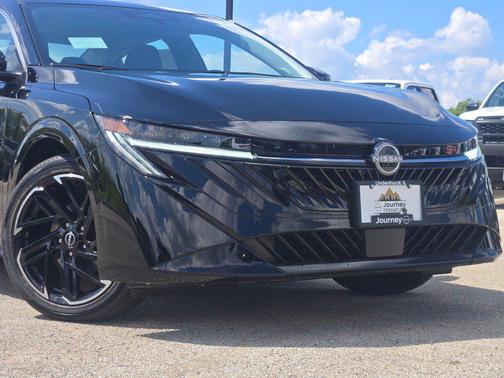 Super Black 2027 Nissan Sentra SR