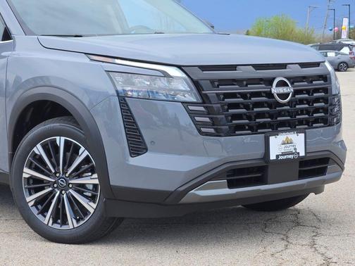 Boulder Gray Pearl 2026 Nissan Pathfinder Platinum