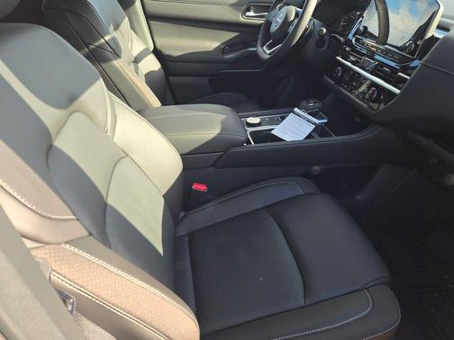 2025 Nissan Pathfinder SL 4WD