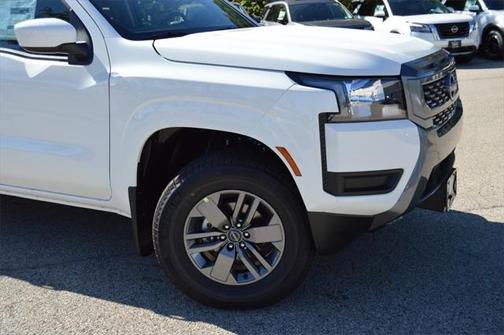 2025 Nissan Frontier SV