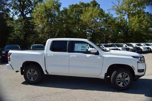 2025 Nissan Frontier SV