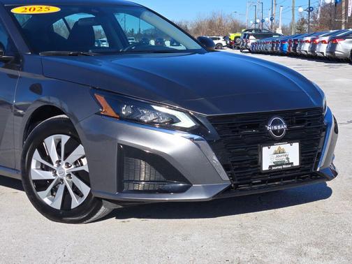 2025 Nissan Altima S FWD