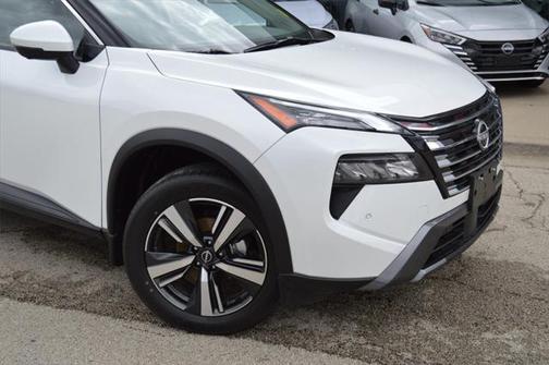 2024 Nissan Rogue SL