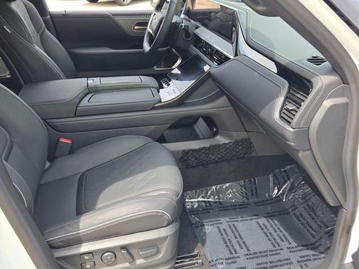 Radiant White 2026 INFINITI QX80 AUTOGRAPH AWD
