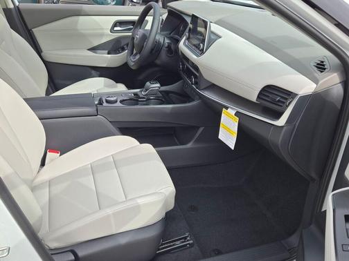 Everest White Pearl Tricoat 2026 Nissan Rogue Dark Armor