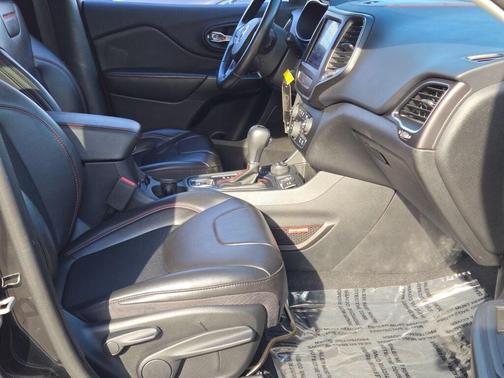 2020 Jeep Cherokee Trailhawk