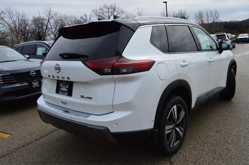 2025 Nissan Rogue SL