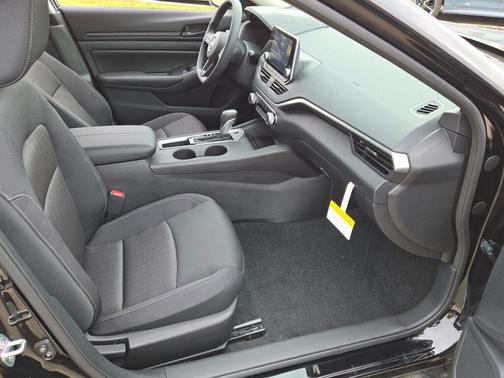 2025 Nissan Altima S FWD