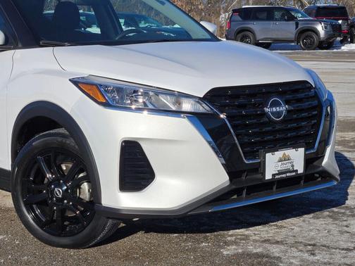 2022 Nissan Kicks SV