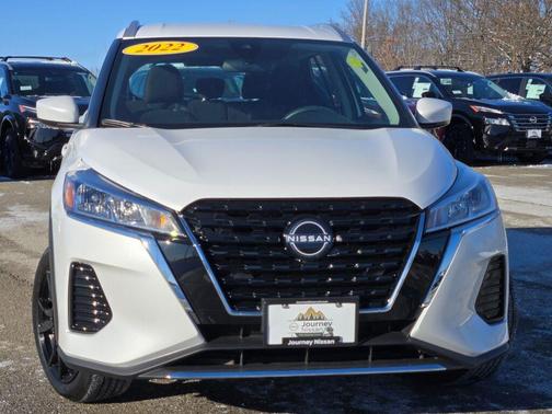 2022 Nissan Kicks SV