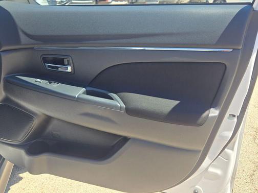 Pearl White 2019 Mitsubishi Outlander Sport 2.0 SP