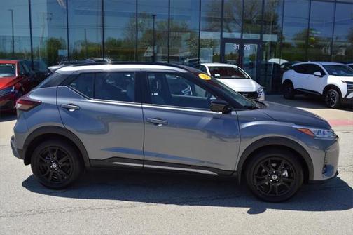 2021 Nissan Kicks SR