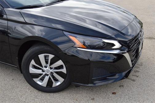 2025 Nissan Altima S FWD