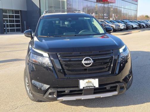 2025 Nissan Pathfinder SL 4WD