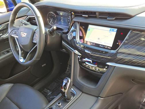 2025 Cadillac XT6 Premium Luxury FWD