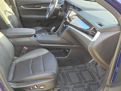 2025 Cadillac XT6 Premium Luxury FWD