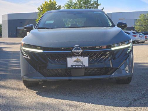 Atlantic Gray/Super Black 2027 Nissan Sentra SR