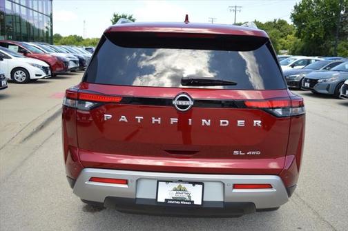 2022 Nissan Pathfinder SL 4WD