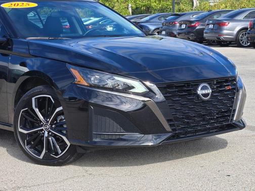 2025 Nissan Altima SR AWD