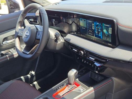 Super Black 2026 Nissan Kicks SR
