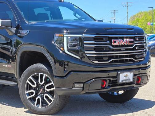 Onyx Black 2025 GMC Sierra 1500 AT4