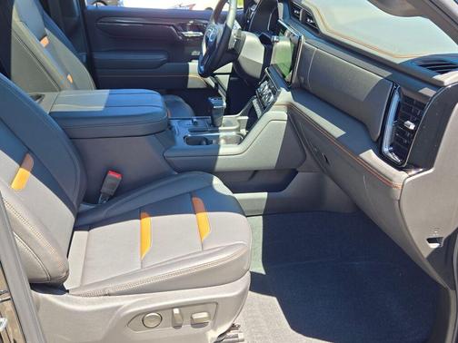 Onyx Black 2025 GMC Sierra 1500 AT4