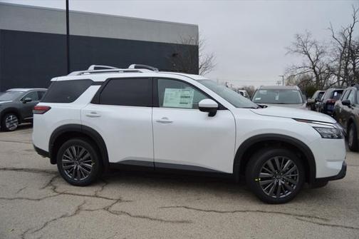 2025 Nissan Pathfinder SL 4WD