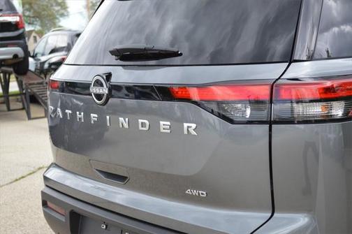2025 Nissan Pathfinder S 4WD
