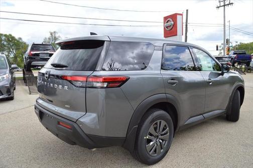 2025 Nissan Pathfinder S 4WD