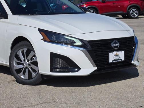 2025 Nissan Altima S FWD