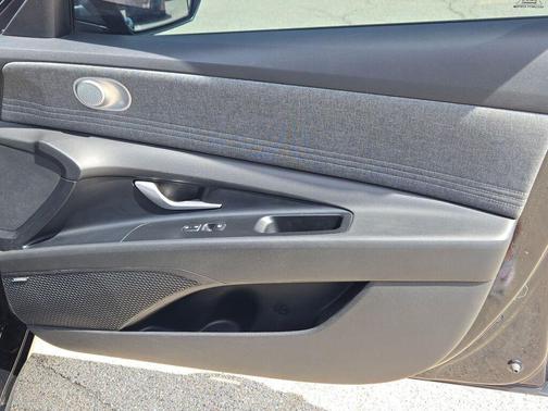 Phantom Black 2022 Hyundai ELANTRA Limited