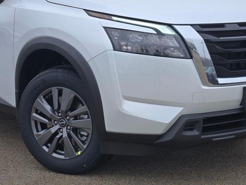 2025 Nissan Pathfinder SV 4WD