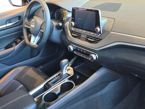 2025 Nissan Altima SR FWD